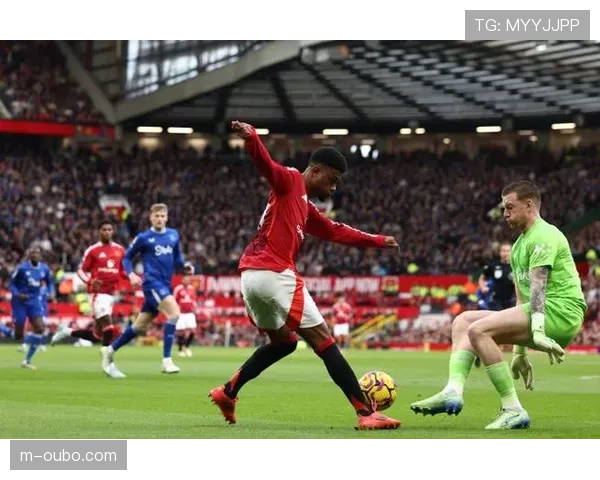 数据前瞻：曼联主场迎战埃弗顿，历史交锋战绩呈现一边倒。