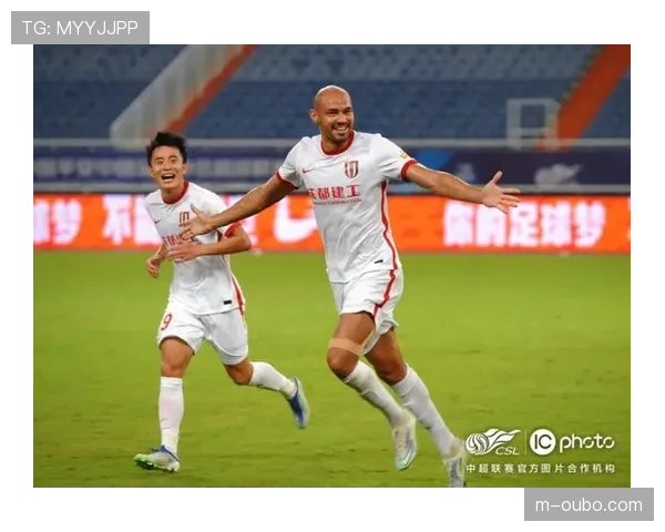 成都蓉城前锋费利佩训练中肌肉拉伤,预计缺阵三周 成都蓉城前锋费利佩训练中肌肉拉伤,预计缺阵三周
